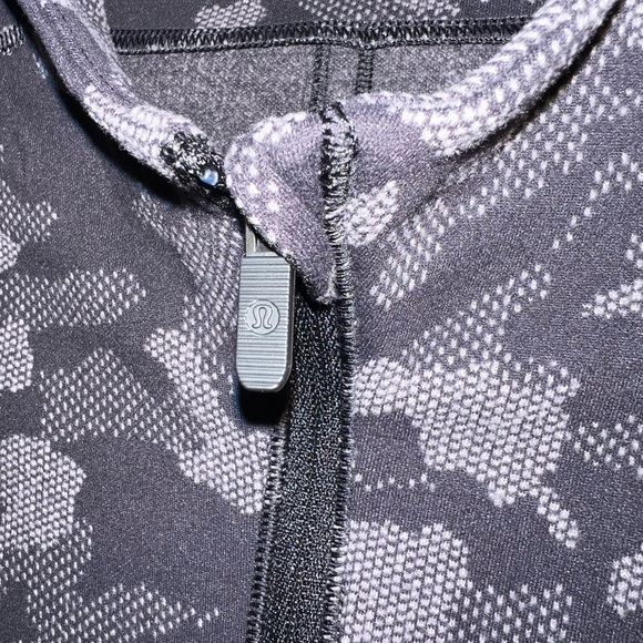 Lulu Lemon Camo Half Zip - Picture 2 of 5